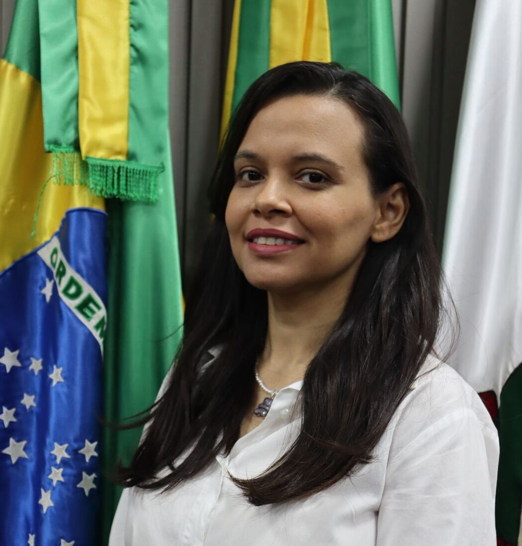 Alana Linhares Carvalho